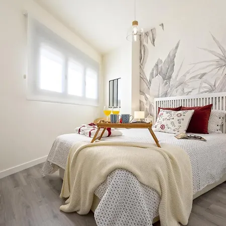 -malagasunapts-centre Pool&parking Bus-train Station