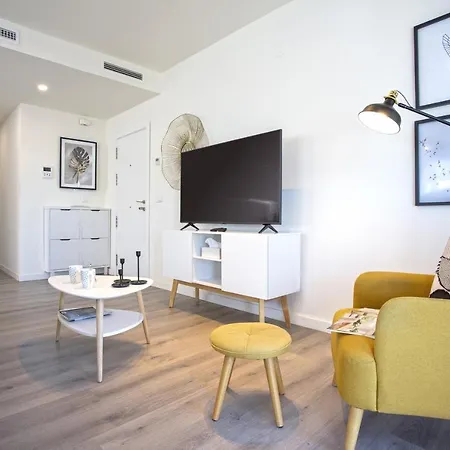 Apartment -malagasunapts-centre Pool&parking Bus-train Station Malaga