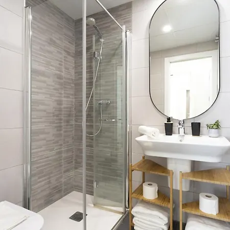 -malagasunapts-centre Pool&parking Bus-train Station Apartment *