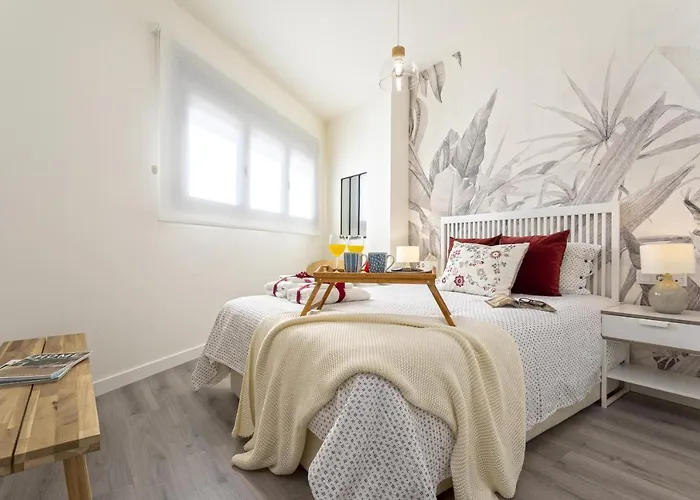 -malagasunapts-centre Pool&parking Bus-train Station