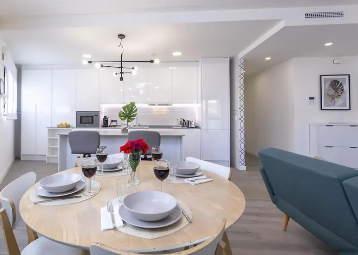 -malagasunapts-centre Pool&parking Bus-train Station *