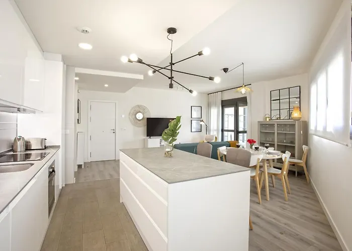 -malagasunapts-centre Pool&parking Bus-train Station *
