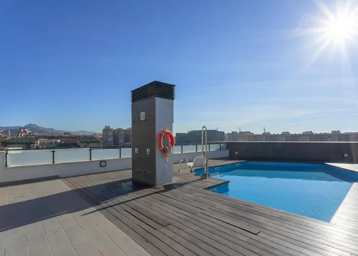 Lägenhet -malagasunapts-centre Pool&parking Bus-train Station Málaga